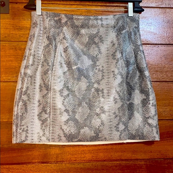 Zara Dresses & Skirts - Zara Faux Snake Print Skirt M